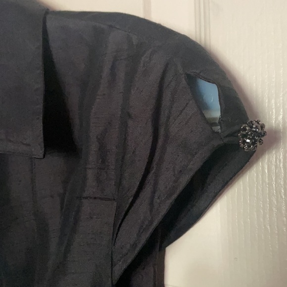 Adrianna Papell size 8 Black 70% Silk Dress 1/2 button front. Zip side - Picture 6 of 14